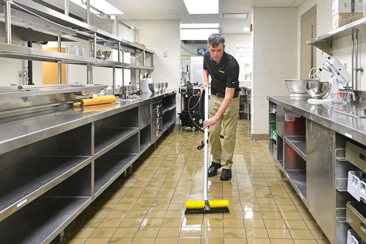 نظافت آشپزخانه رستوران