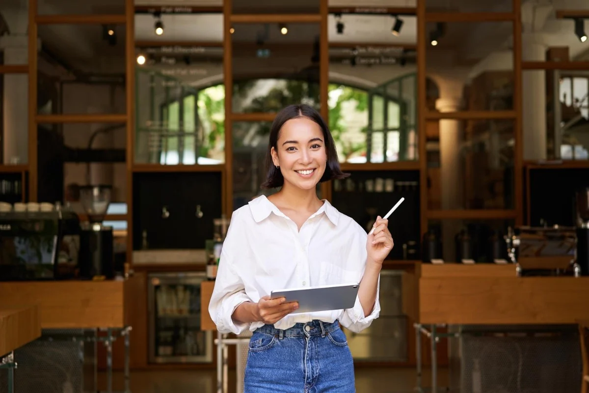 محیط کاری هاستس