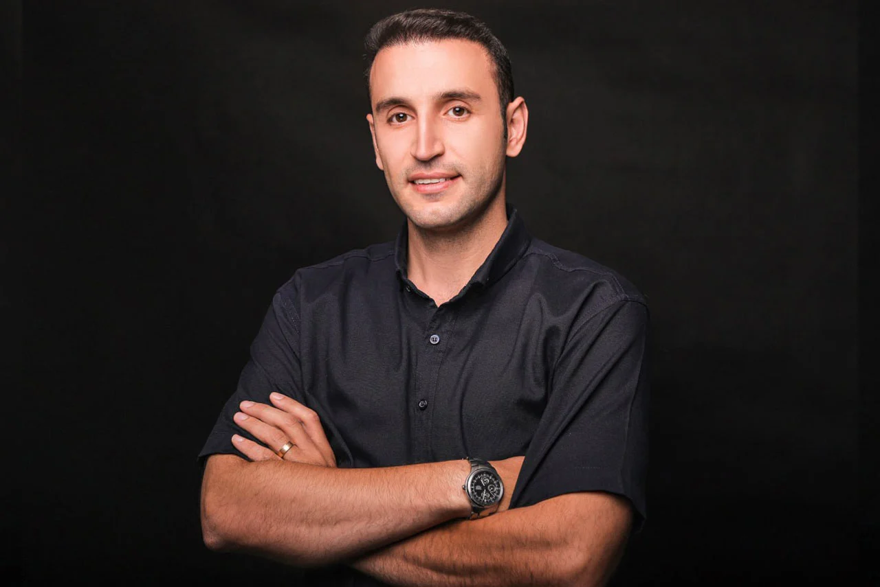 مهدی محمدی فر مدیر فروش روماک سافت