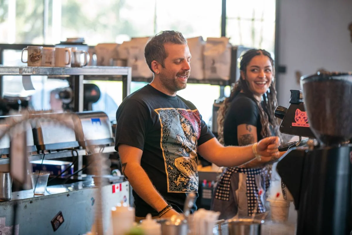 فروش بیرون‌بر و حضور فعال در فضای آنلاین